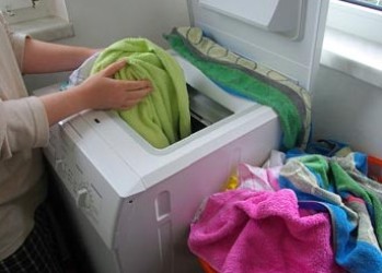 4 sai lầm khi giặt quần áo bằng máy giặt