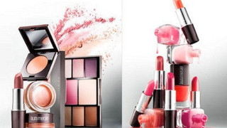 Cách khắc phục son môi bị gãy bằng tủ lạnh
