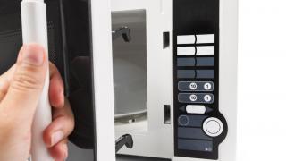 8 mẹo kéo dài tuổi thọ lò vi sóng