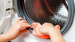 Hướng dẫn vệ sinh máy giặt không dùng hóa chất an toàn cho bé